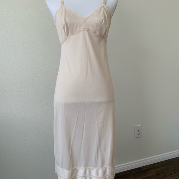 Lorraine slip - Picture 1 of 8